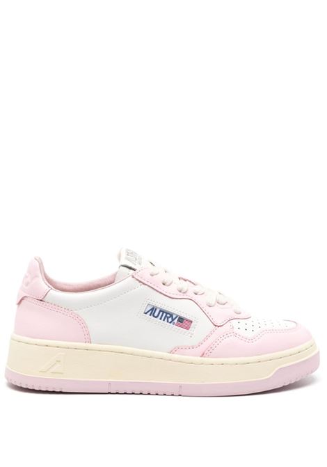 sneakers in pelle di vitello bianche e rosa chiaro con logo Autry sul lato AUTRY | AULW-WB37BLUSH BRIDE